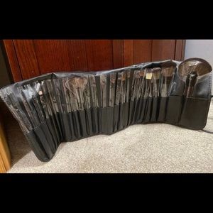 Makeup for you brushes
